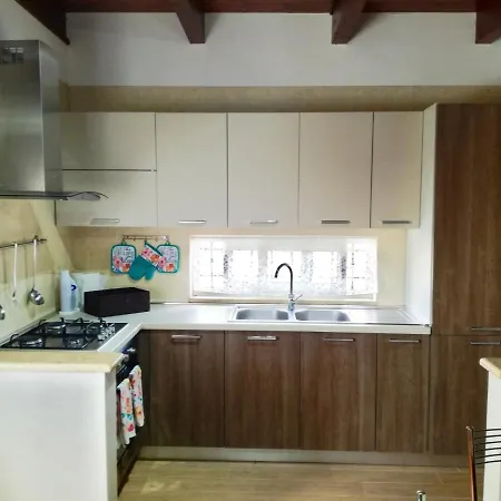 Domus Helena Bed & Breakfast *